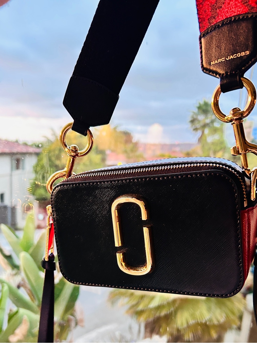 Marc Jacobs Snapshot Crossbody Camera Bag in Black / Red Colorway EUC - Picture 2 of 16